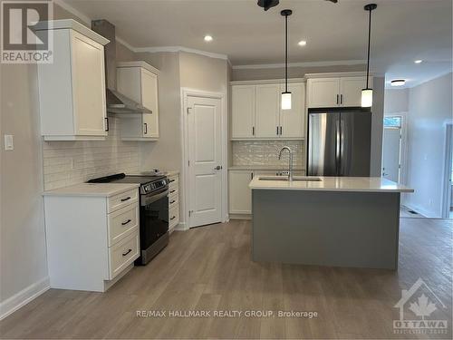 1539 Flanders Road, Brockville, ON - Indoor Photo Showing Kitchen With Upgraded Kitchen