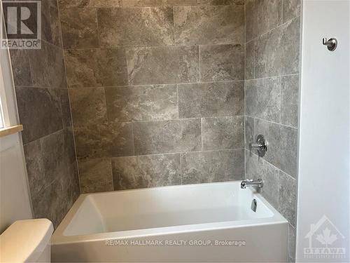 1539 Flanders Road, Brockville, ON - Indoor Photo Showing Bathroom