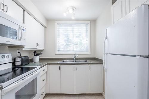 25 Britten Close|Unit #64 B, Hamilton, ON - Indoor Photo Showing Kitchen With Double Sink