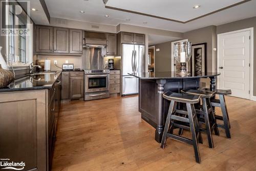 3876 Muskoka 118 Road Unit# Sandfield 6 W5, Port Carling, ON - Indoor Photo Showing Kitchen