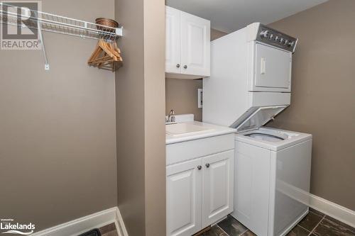 3876 Muskoka 118 Road Unit# Sandfield 6 W5, Port Carling, ON - Indoor Photo Showing Laundry Room