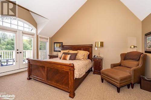 3876 Muskoka 118 Road Unit# Sandfield 6 W5, Port Carling, ON - Indoor Photo Showing Bedroom