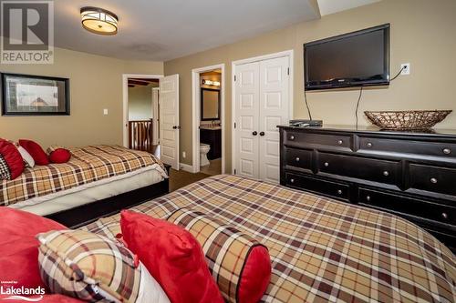 3876 Muskoka 118 Road Unit# Sandfield 6 W5, Port Carling, ON - Indoor Photo Showing Bedroom