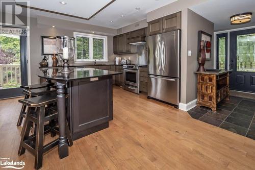 3876 Muskoka 118 Road Unit# Sandfield 6 W5, Port Carling, ON - Indoor Photo Showing Kitchen