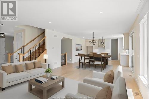 609 Holburn Street, Windsor, ON - Indoor Photo Showing Living Room