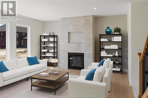 609 Holburn Street, Windsor, ON - Indoor Photo Showing Living Room With Fireplace