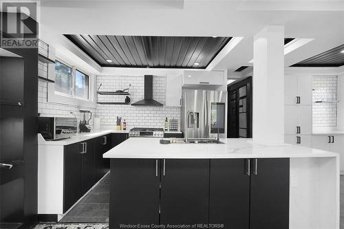 390 Hyde Street, Windsor, ON - Indoor Photo Showing Kitchen