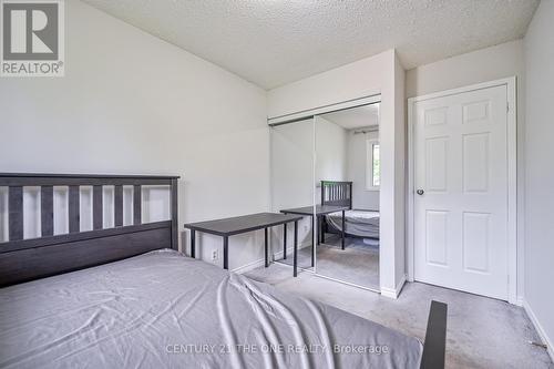 4032 Taffey Crescent, Mississauga, ON - Indoor Photo Showing Bedroom