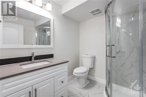 2113 Valin Street, Ottawa, ON - Indoor Photo Showing Bathroom