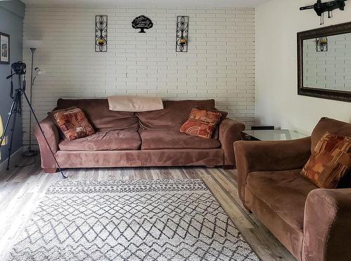 9 - 109 23Rd Avenue S, Cranbrook, BC - Indoor Photo Showing Living Room