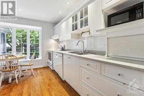 1911 Illinois Avenue, Ottawa, ON - Indoor Photo Showing Kitchen With Double Sink With Upgraded Kitchen