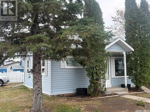 302 Carbon Avenue, Bienfait, SK - Outdoor