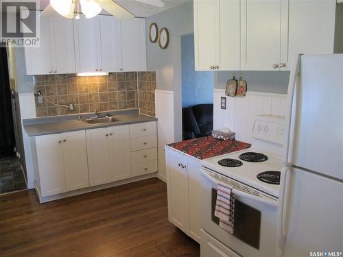 302 Carbon Avenue, Bienfait, SK - Indoor Photo Showing Kitchen