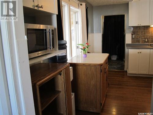 302 Carbon Avenue, Bienfait, SK - Indoor Photo Showing Kitchen