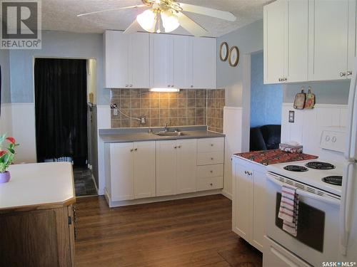 302 Carbon Avenue, Bienfait, SK - Indoor Photo Showing Kitchen With Double Sink