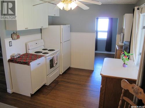 302 Carbon Avenue, Bienfait, SK - Indoor Photo Showing Kitchen