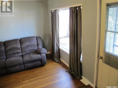 302 Carbon Avenue, Bienfait, SK - Indoor Photo Showing Other Room