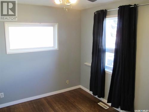 302 Carbon Avenue, Bienfait, SK - Indoor Photo Showing Other Room