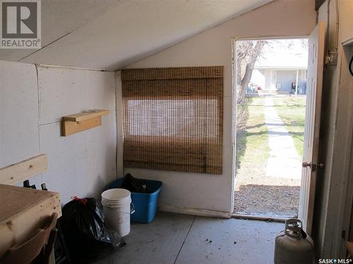 302 Carbon Avenue, Bienfait, SK - Indoor Photo Showing Other Room