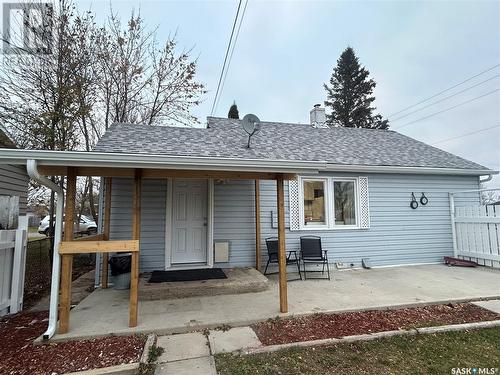 302 Carbon Avenue, Bienfait, SK - Outdoor