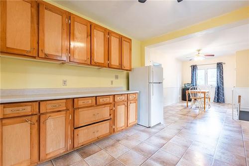 10 Thornton Street, St. Catharines, ON - Indoor Photo Showing Kitchen