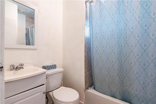10 Thornton Street, St. Catharines, ON - Indoor Photo Showing Bathroom