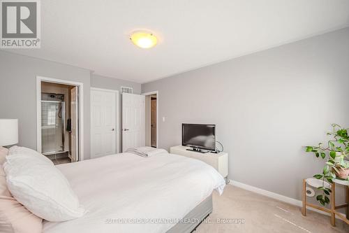 30 - 2614 Dashwood Drive, Oakville, ON - Indoor Photo Showing Bedroom