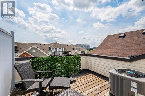 30 - 2614 Dashwood Drive, Oakville (West Oak Trails), ON - Outdoor