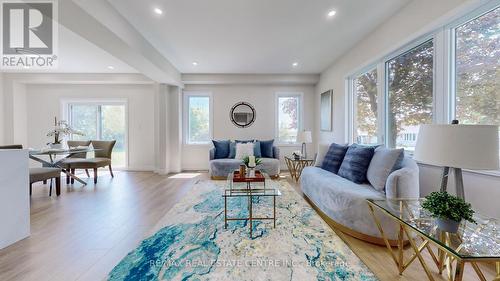 145 Ballantyne Avenue, Cambridge, ON - Indoor Photo Showing Living Room