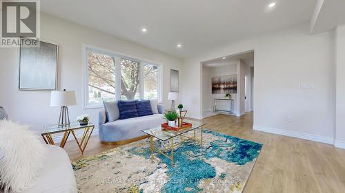 145 Ballantyne Avenue, Cambridge, ON - Indoor Photo Showing Living Room