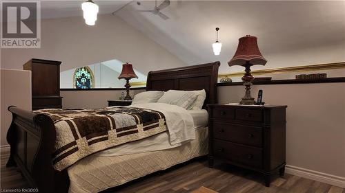 210 8Th Street, Hanover, ON - Indoor Photo Showing Bedroom