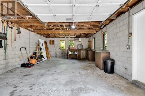 Garage/workshop - 39 Oneida Road, London, ON - Indoor Photo Showing Garage