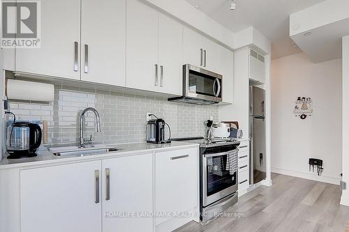 1607 - 5180 Yonge Street, Toronto C07, ON - Indoor Photo Showing Kitchen With Upgraded Kitchen