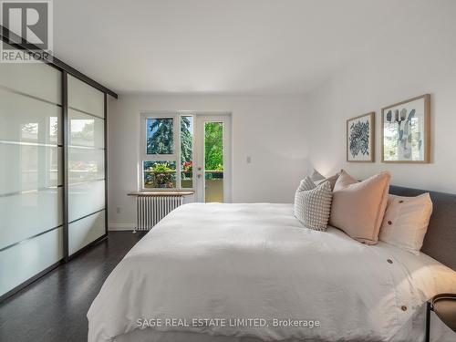 22 - 8 Corinth Gardens, Toronto C10, ON - Indoor Photo Showing Bedroom