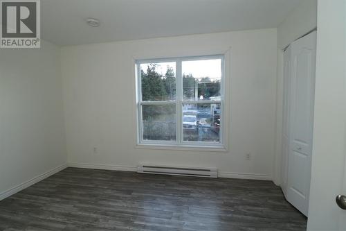 105E Cross Road, Bay Roberts, NL - Indoor Photo Showing Other Room