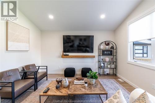 3 Clara Crescent, Chatham, ON - Indoor Photo Showing Living Room