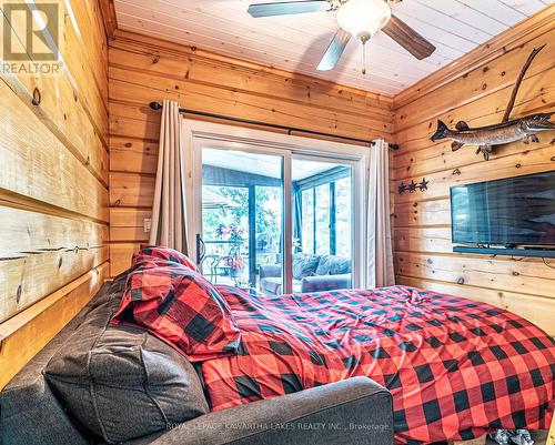 11 First Street, Kawartha Lakes (Dunsford), ON - Indoor Photo Showing Bedroom