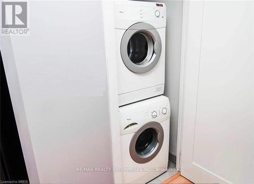 1017 - 20 Blue Jays Way, Toronto, ON - Indoor Photo Showing Laundry Room