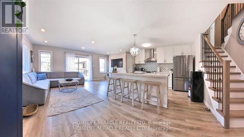 8 Pony Way, Kitchener, ON - Indoor Photo Showing Kitchen