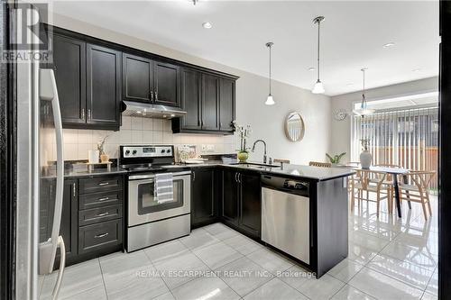 115 Matteo Trail, Hamilton, ON - Indoor Photo Showing Kitchen With Stainless Steel Kitchen With Upgraded Kitchen