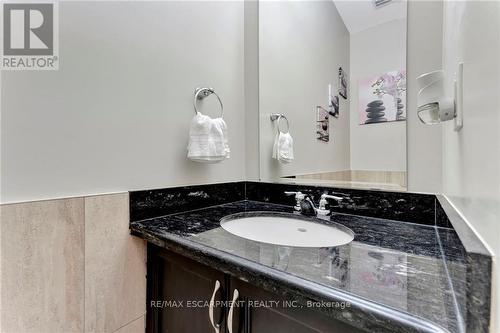 115 Matteo Trail, Hamilton, ON - Indoor Photo Showing Bathroom
