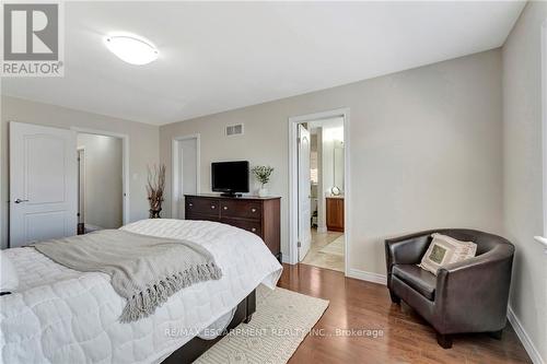 115 Matteo Trail, Hamilton, ON - Indoor Photo Showing Bedroom