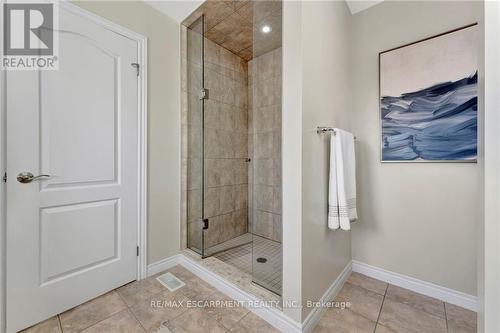 115 Matteo Trail, Hamilton, ON - Indoor Photo Showing Bathroom