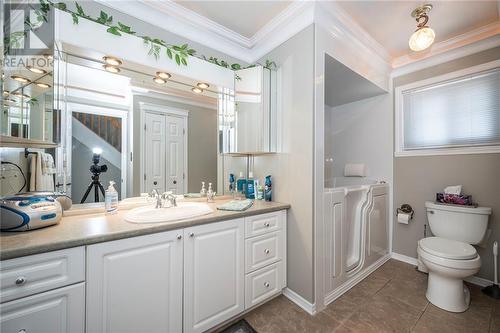 18428 County Road 2 Road, Cornwall, ON - Indoor Photo Showing Bathroom