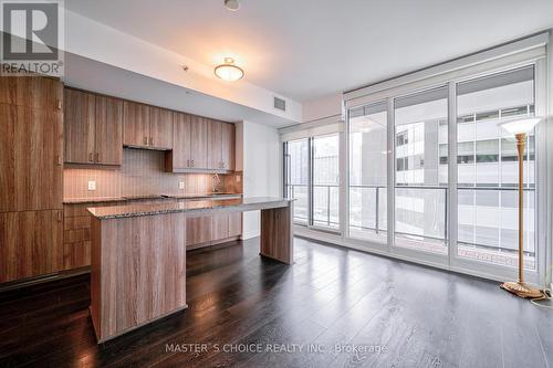 2307 - 426 University Avenue, Toronto, ON - Indoor Photo Showing Kitchen