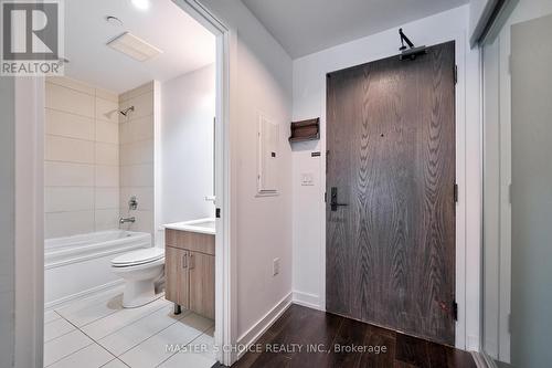 2307 - 426 University Avenue, Toronto, ON - Indoor Photo Showing Bathroom