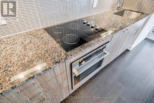 2307 - 426 University Avenue, Toronto, ON - Indoor Photo Showing Kitchen