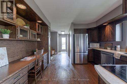 14004 Cleeves Line, Chatham-Kent (Highgate), ON - Indoor Photo Showing Kitchen