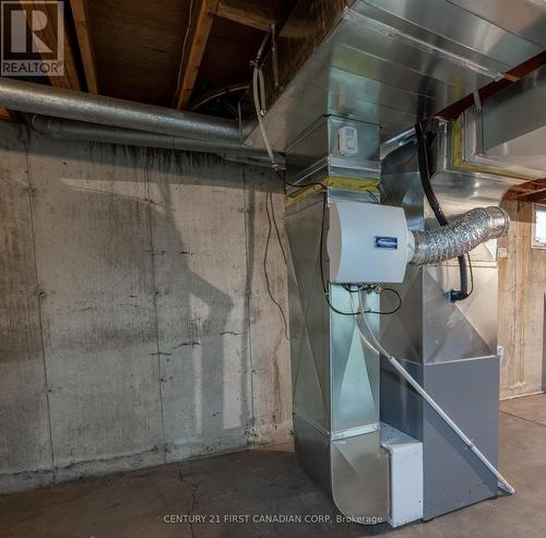 14004 Cleeves Line, Chatham-Kent (Highgate), ON - Indoor Photo Showing Basement