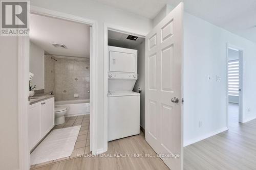 808 - 4850 Glen Erin Drive, Mississauga, ON - Indoor Photo Showing Laundry Room
